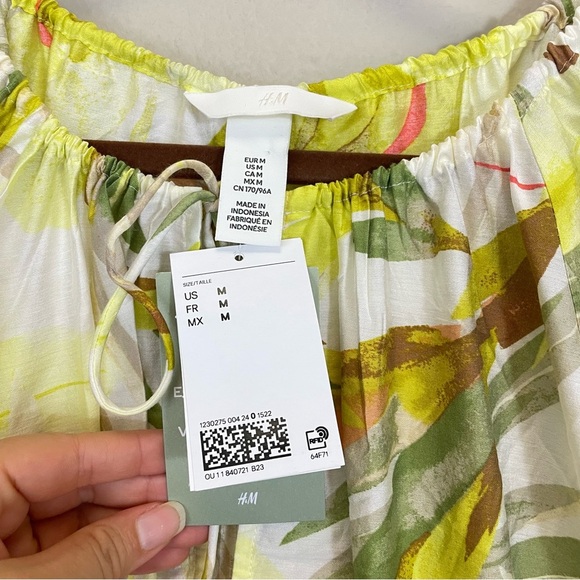 H&M Tropical Floral Drawstring Blouse NWT Size M - Picture 4 of 12